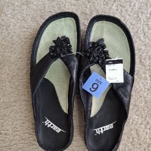 Earth Black Sandals with Decorative Flower